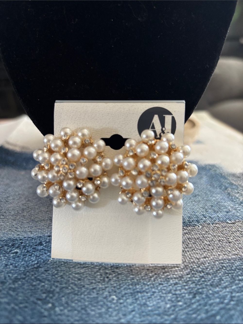 Pearl Cluster Clip-On Earrings in White and Gold by
